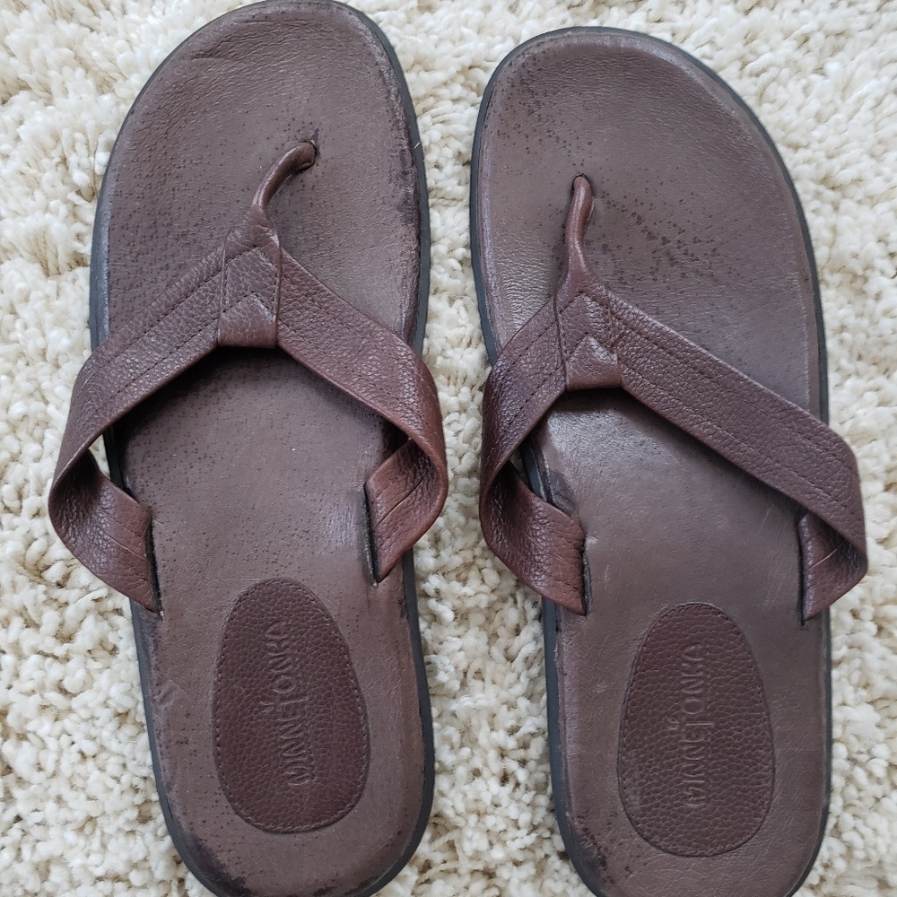 Nwot Minnetonka leather sandals